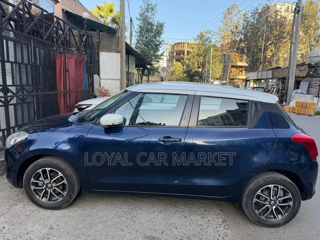 Suzuki Swift 2022 Blue