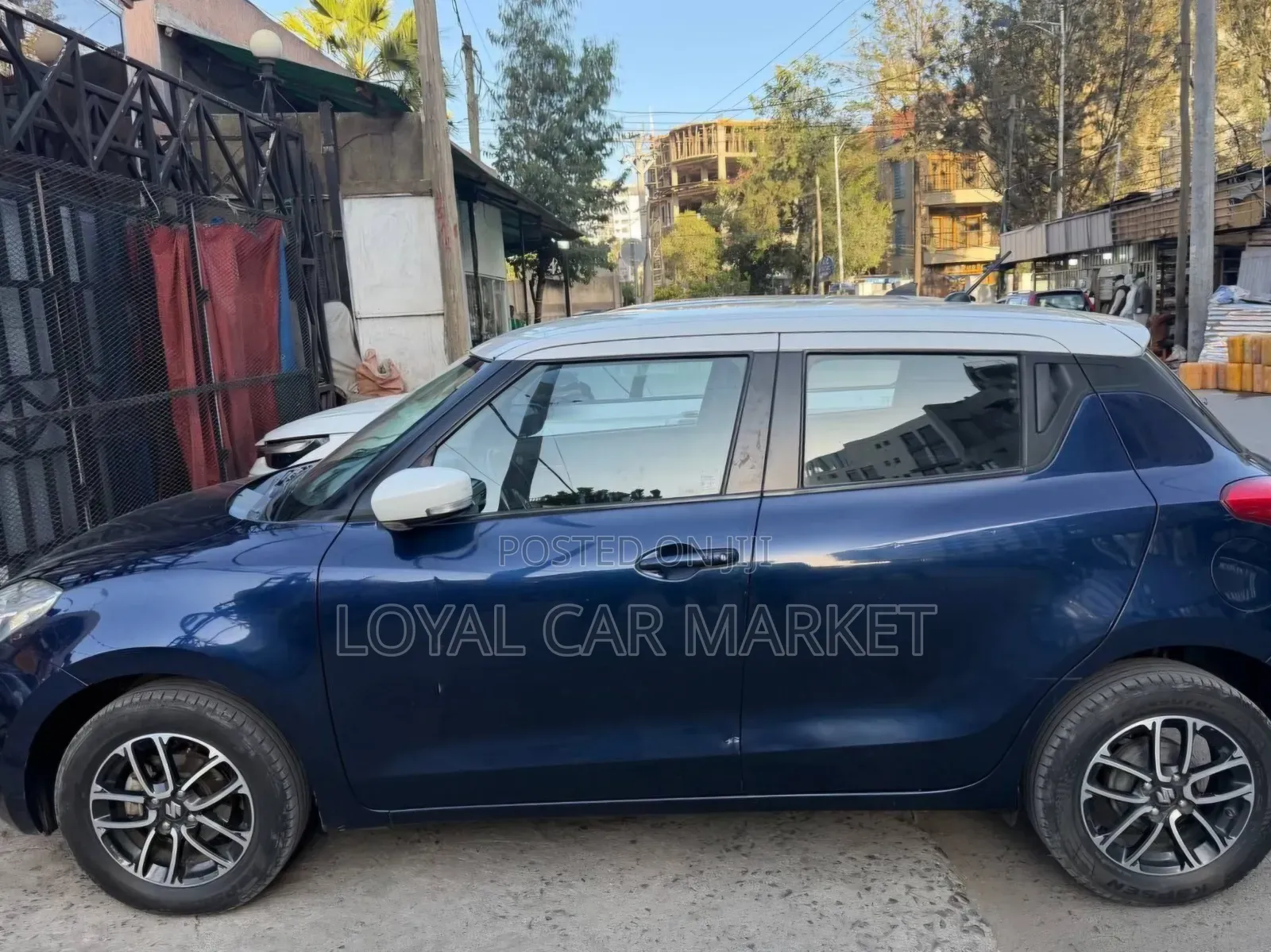 Suzuki Swift 2022 Blue