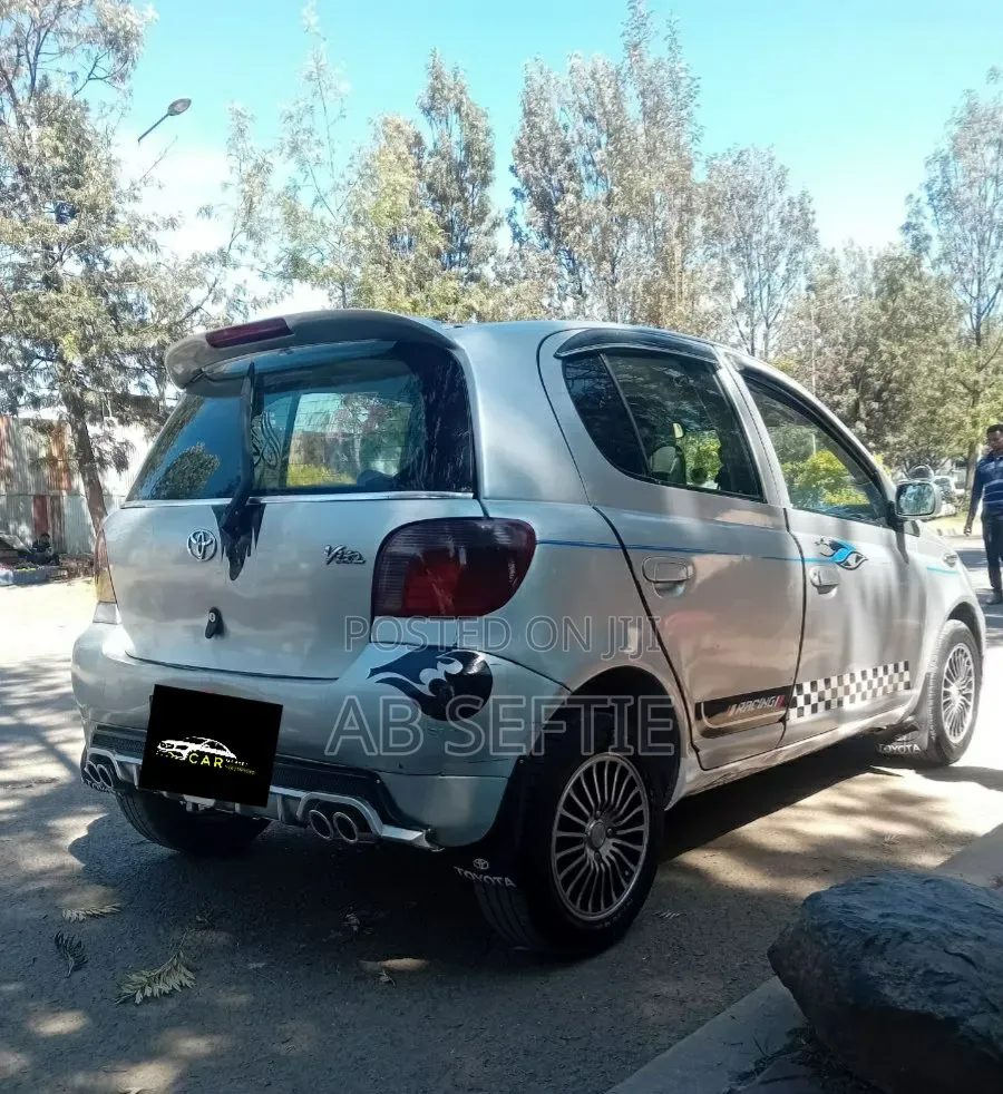 Toyota Vitz 1.0 FWD 3dr 2002 Silver