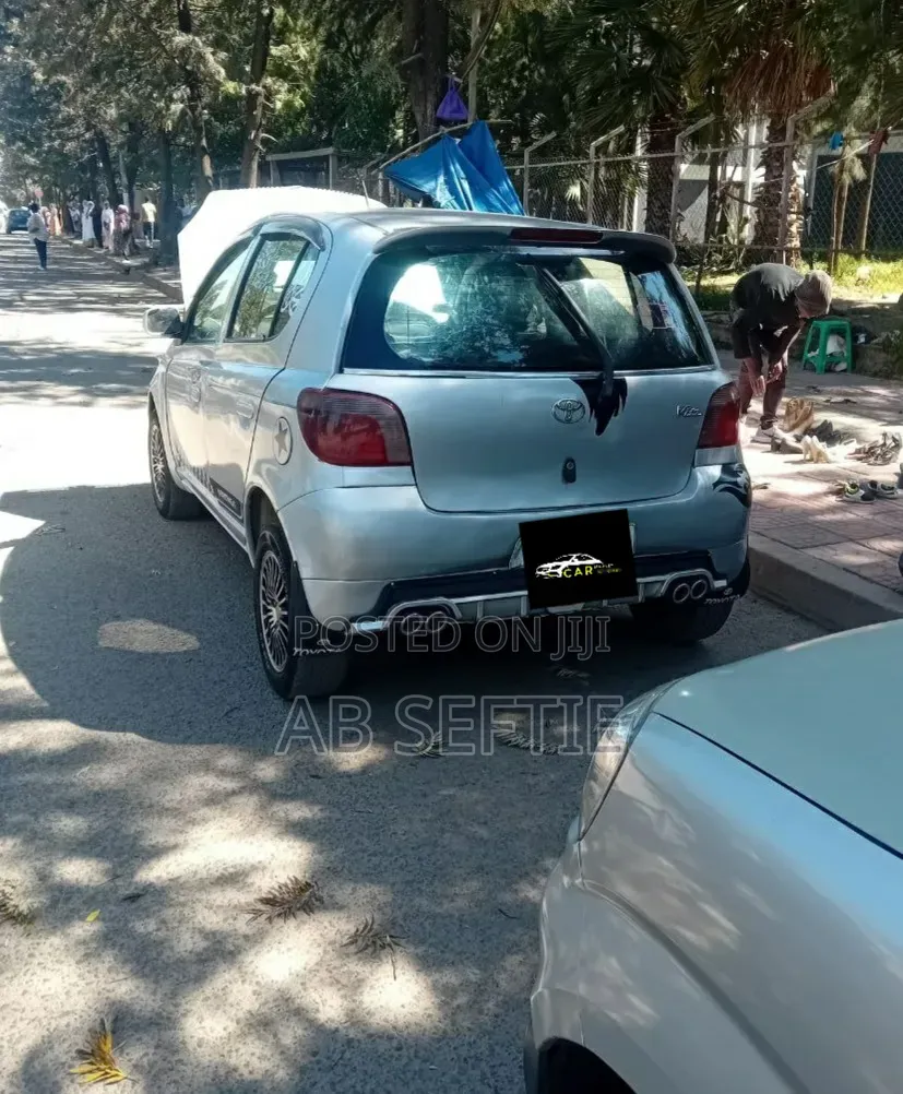 Toyota Vitz 1.0 FWD 3dr 2002 Silver