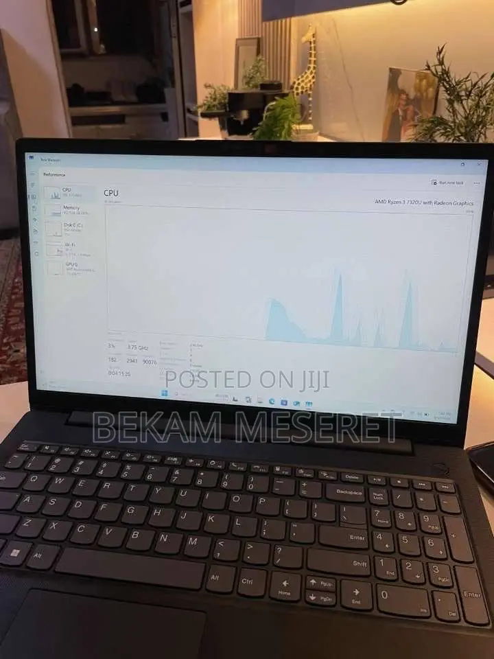 Laptop Lenovo Ideapad 3 16GB Intel Core i9 HDD+SSD 512GB