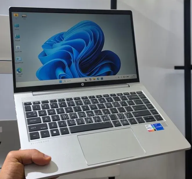 New Laptop HP EliteBook 640 G10 16GB Intel Core i7 SSD 1T