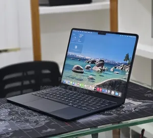 New Laptop Apple MacBook Air 2022 M2 8GB Apple M2 SSD 256GB