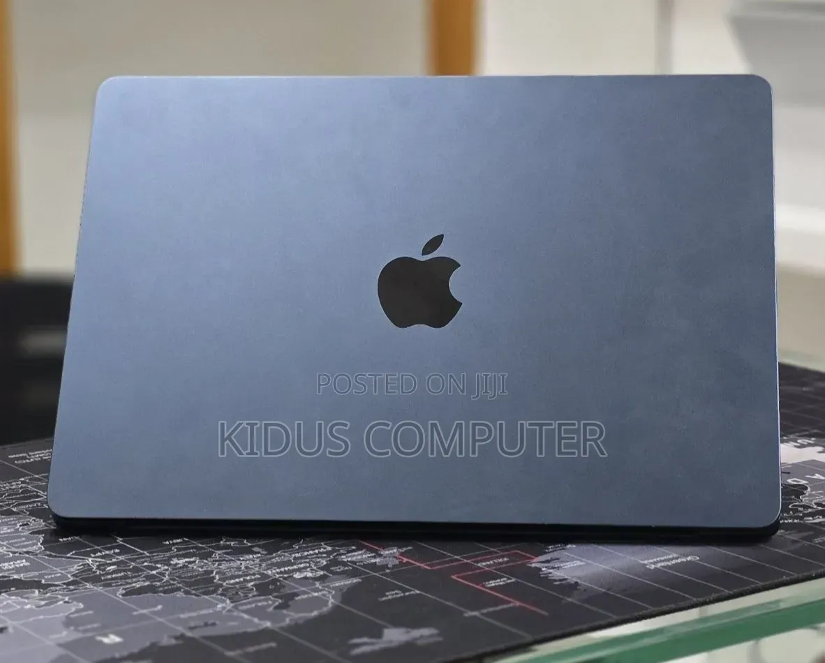 New Laptop Apple MacBook Air 2022 M2 8GB Apple M2 SSD 256GB