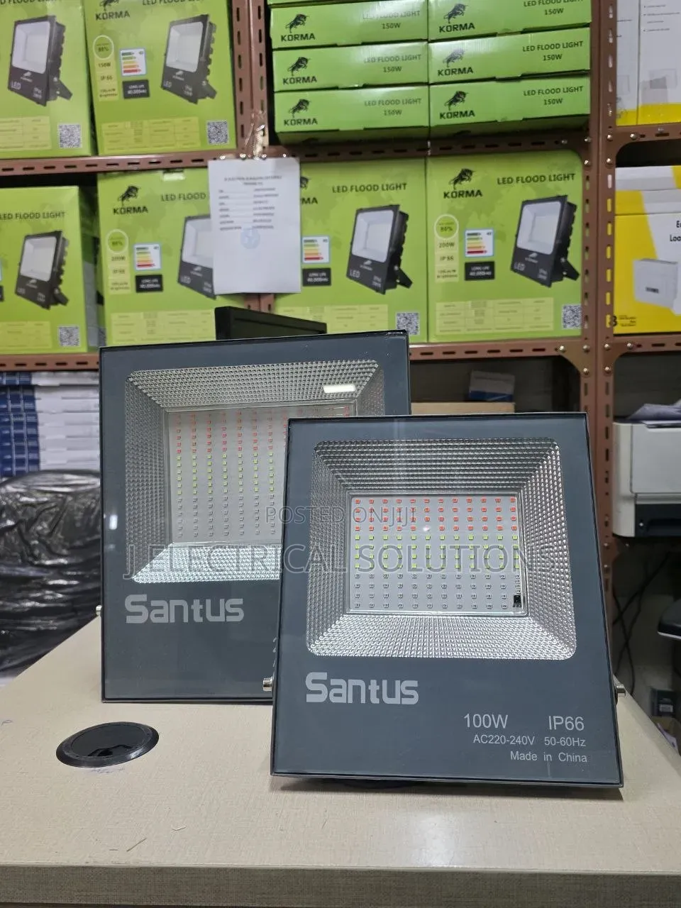 Santus 100W IP66 Waterproof Outdoor LED Flood Light Projector