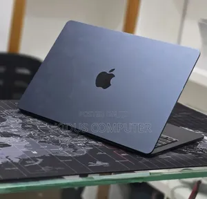 New Laptop Apple MacBook Air 2022 M2 8GB Apple M2 SSD 256GB