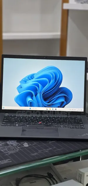 New Laptop Lenovo ThinkPad T14s G4 16GB Intel Core i7 SSD 512GB