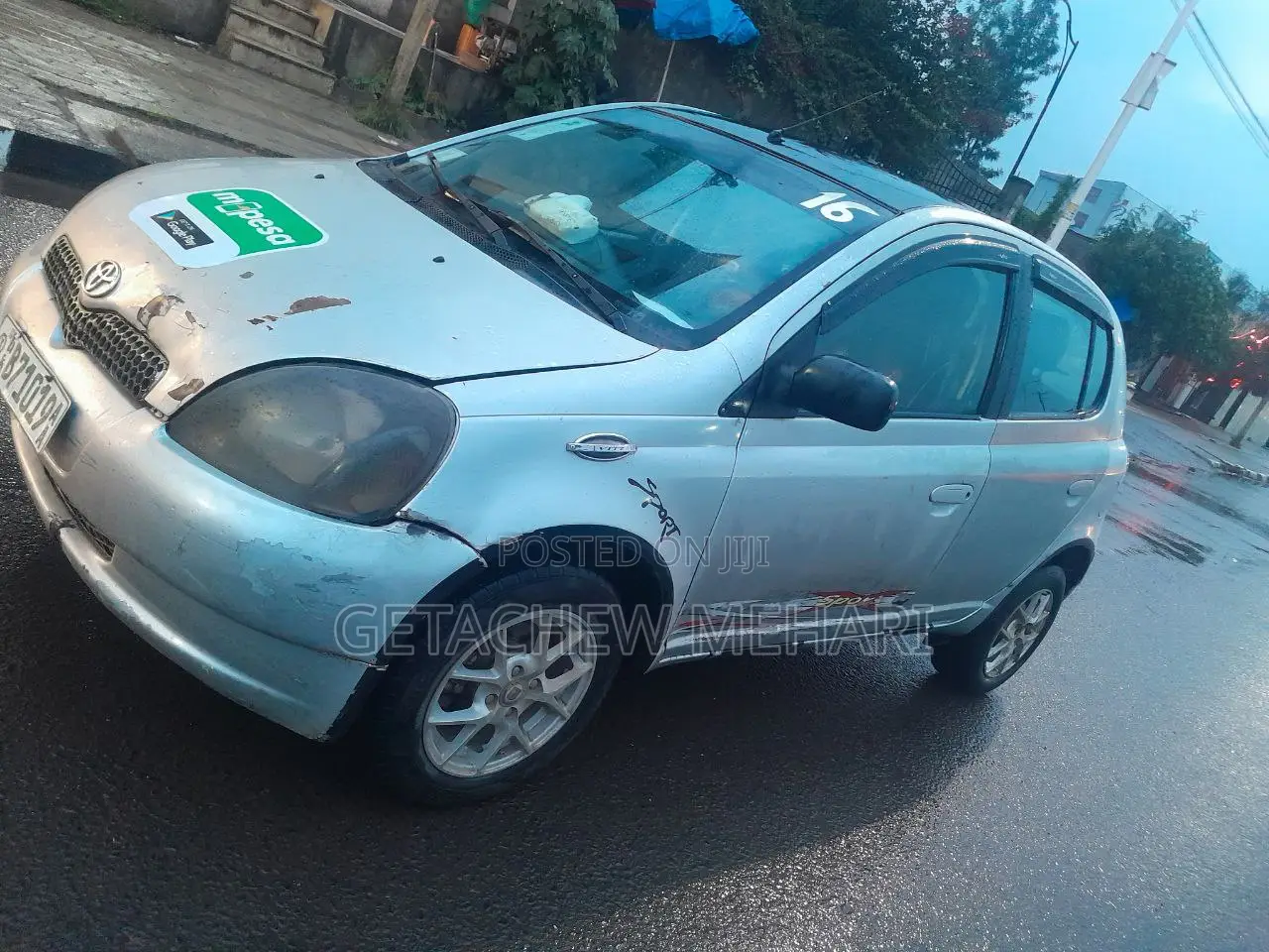 Toyota Vitz 2000 Gray