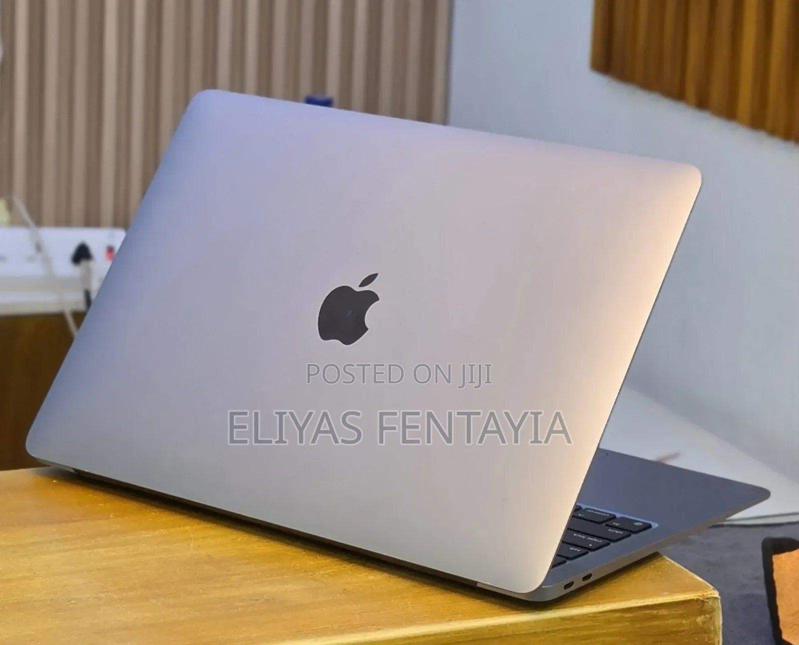 New Laptop Apple MacBook Air 2020 M1 16GB Intel Core i7 SSD 512GB