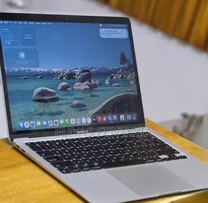 New Laptop Apple MacBook Air 2020 M1 8GB Intel Core i5 SSD 256GB