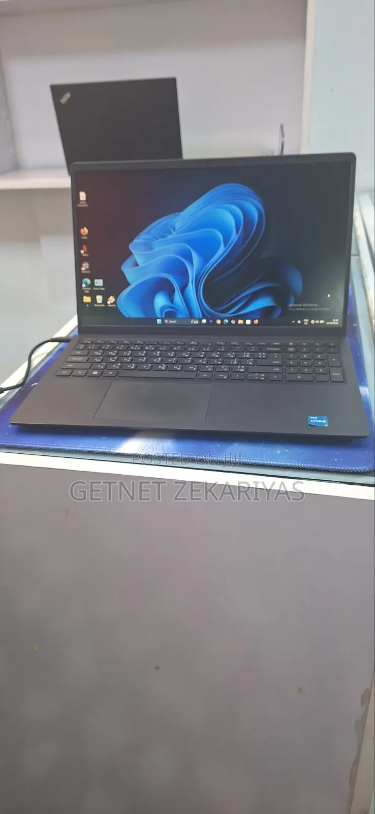 New Laptop Dell Vostro 3520 8GB Intel Core i3 SSD 512GB