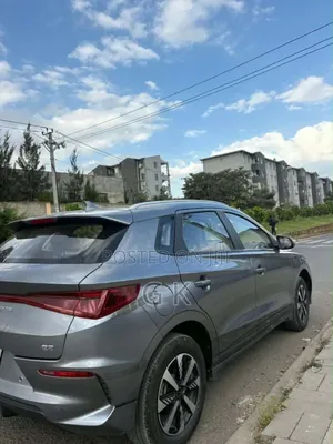BYD E2 43 kWh 94 hp FWD 2025 Silver