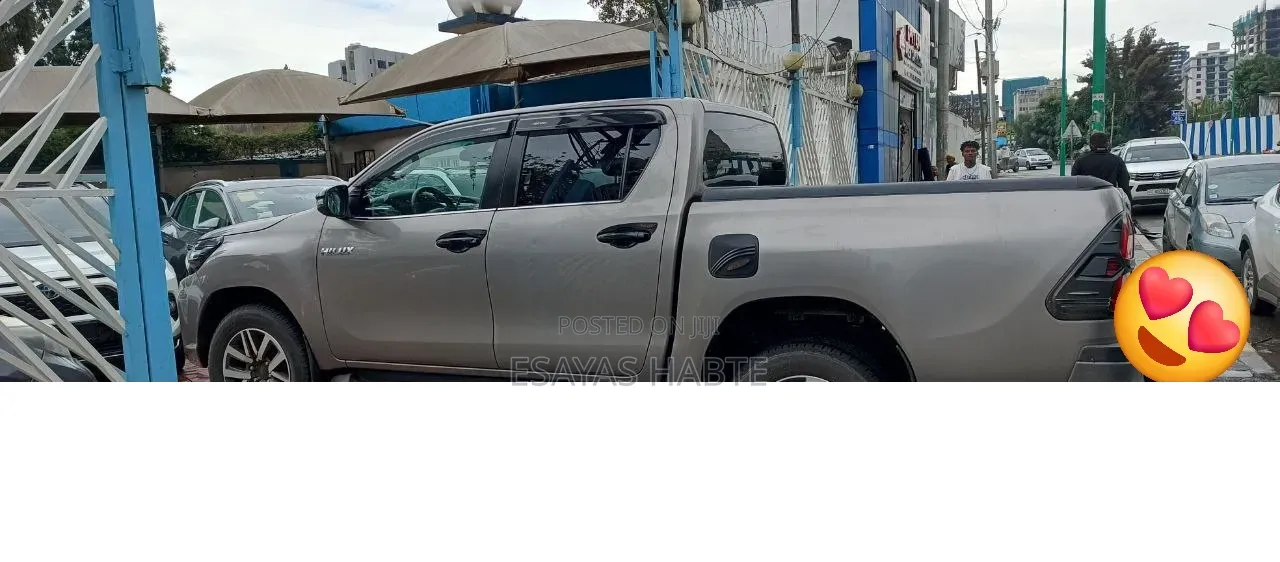 Toyota Hilux 2020 Gray