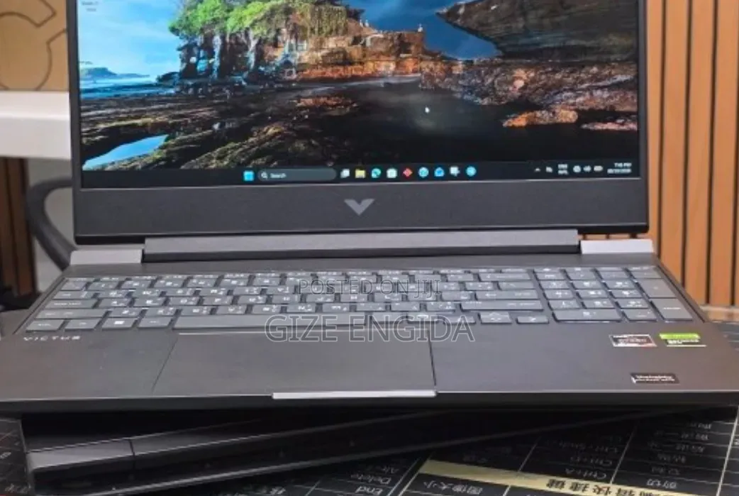 New Laptop HP Victus 16 16GB AMD Ryzen 7 SSD 512GB