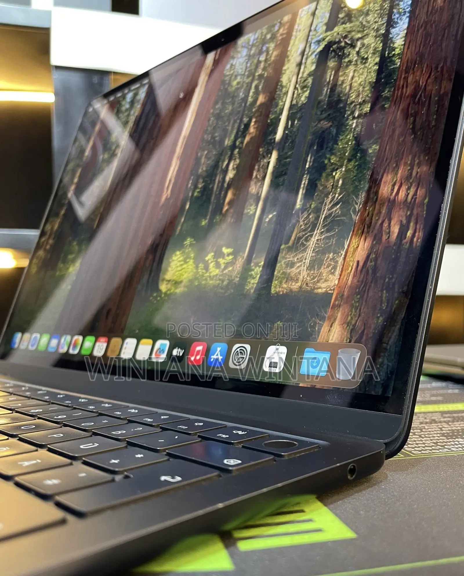New Laptop Apple MacBook Air 2020 M1 8GB Apple M2 SSD 512GB