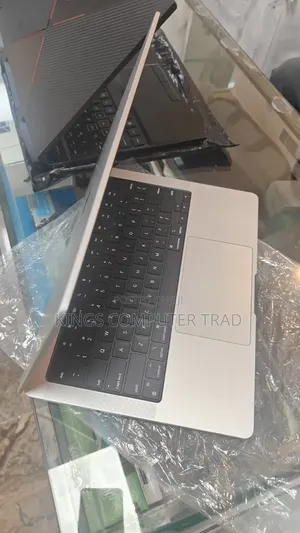 New Laptop Apple MacBook Pro 2024 M4 16GB Apple M4 Pro SSD 512GB