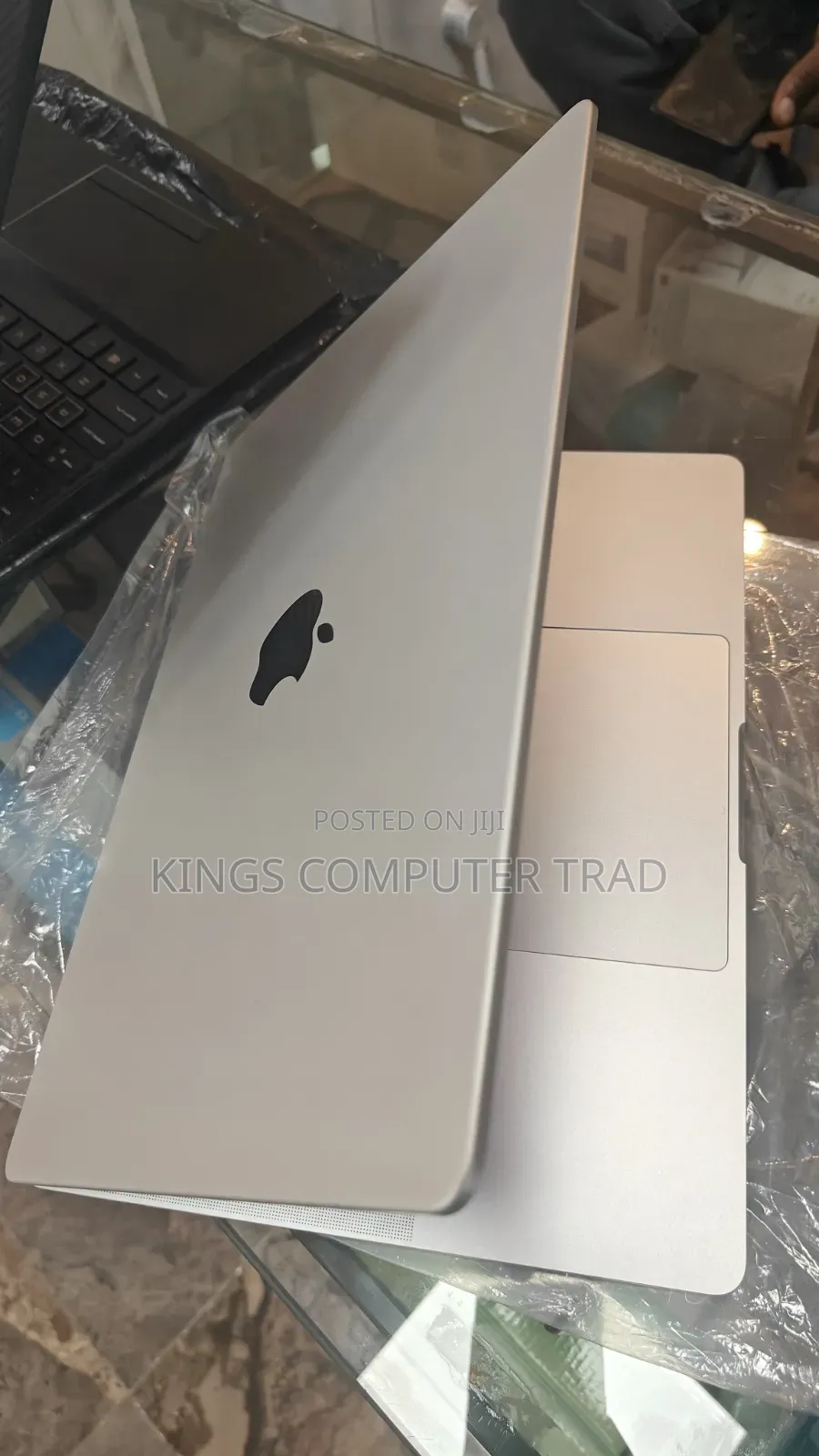 New Laptop Apple MacBook Pro 2024 M4 16GB Apple M4 Pro SSD 512GB