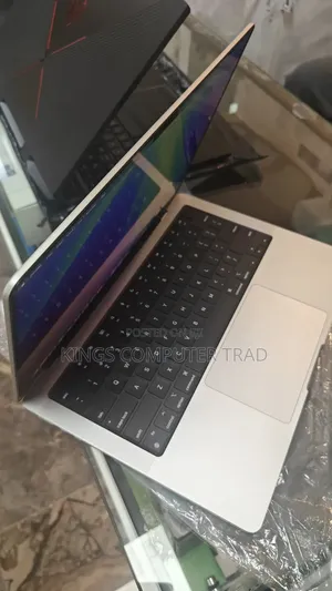 New Laptop Apple MacBook Pro 2024 M4 16GB Apple M4 Pro SSD 512GB