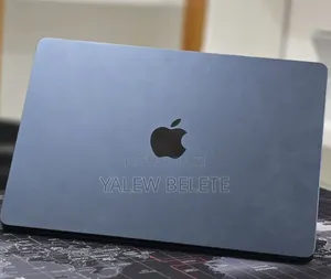 New Laptop Apple MacBook Air 2022 M2 8GB Apple M2 SSD 256GB
