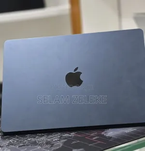 New Laptop Apple MacBook Air 2022 M2 8GB Apple M2 SSD 256GB