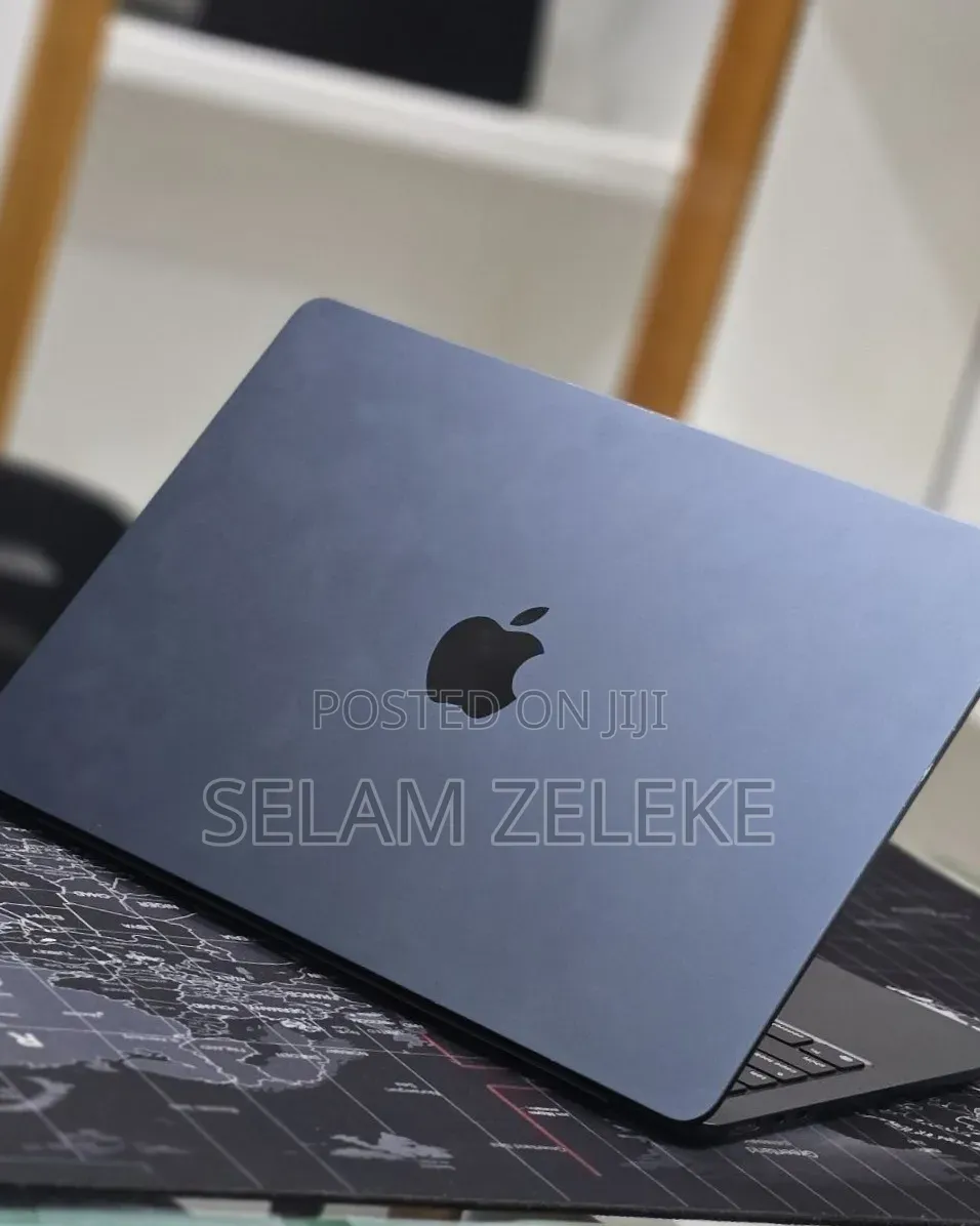 New Laptop Apple MacBook Air 2022 M2 8GB Apple M2 SSD 256GB