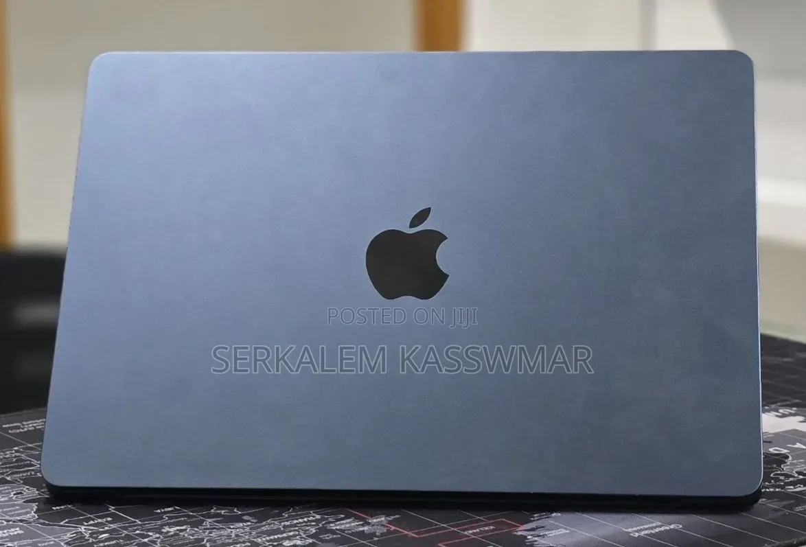 New Laptop Apple MacBook Air 2022 M2 8GB Apple M2 SSD 256GB