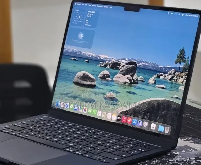 New Laptop Apple MacBook Air 2022 M2 8GB Apple M2 SSD 256GB