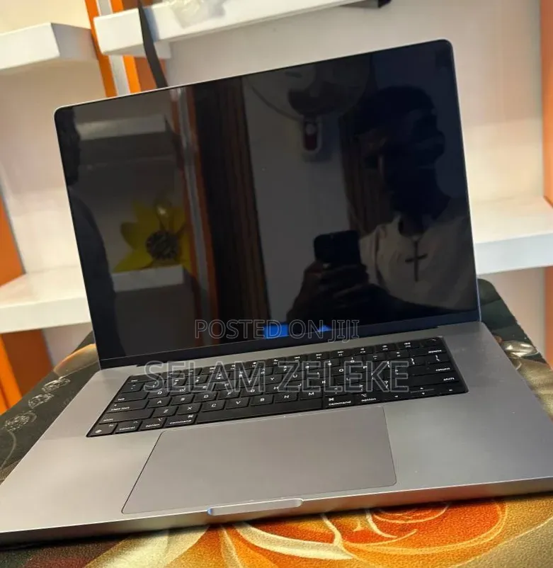 New Laptop Apple MacBook Pro 2021 M1 32GB Apple M1 Max SSD 1T
