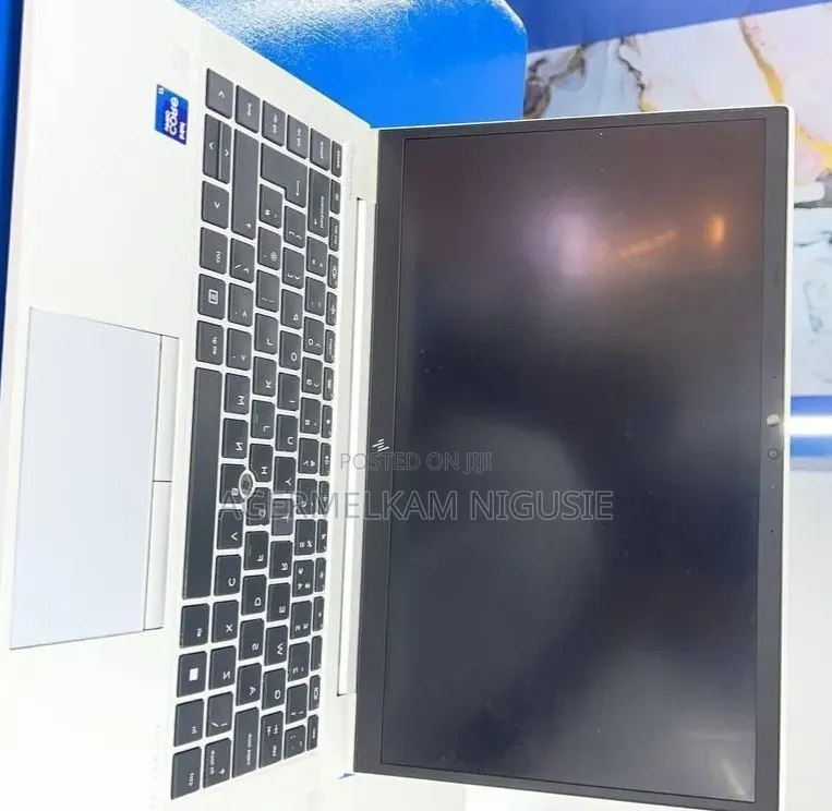 New Laptop HP EliteBook 840 10 16GB Intel Core i7 SSD 512GB