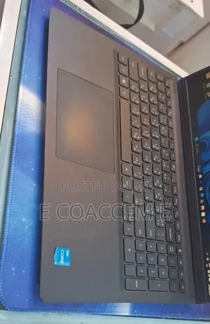 New Laptop Dell Inspiron 15 3520 8GB Intel Core i3 SSD 512GB