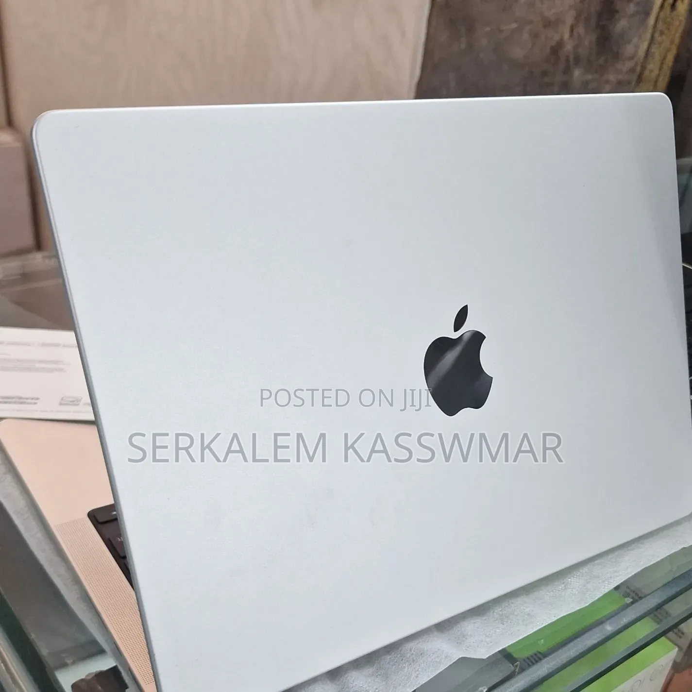 New Laptop Apple MacBook Pro 2024 M4 24GB Apple M4 SSD 512GB