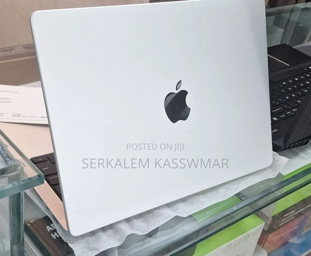 New Laptop Apple MacBook Pro 2024 M4 24GB Apple M4 SSD 512GB