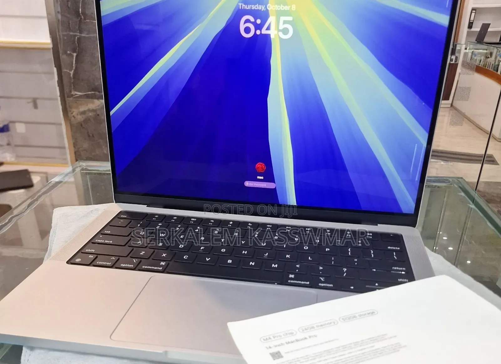 New Laptop Apple MacBook Pro 2024 M4 24GB Apple M4 SSD 512GB