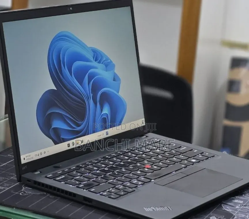 New Laptop Lenovo ThinkPad T14s G4 16GB Intel Core i7 SSD 512GB