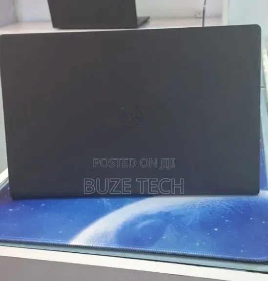 New Laptop Dell Inspiron 15 3520 8GB Intel Core i3 SSD 512GB