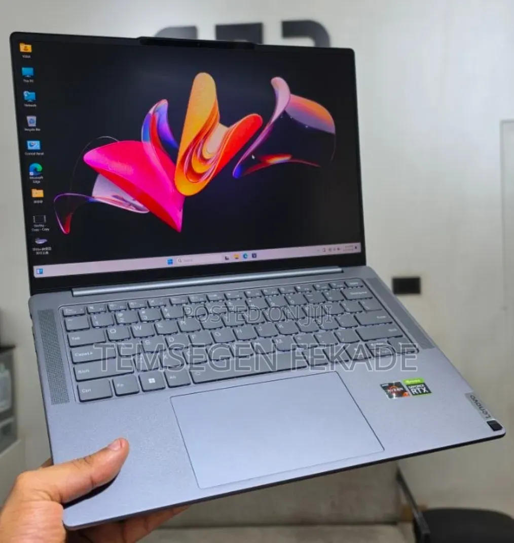New Laptop Lenovo Yoga Slim 7 16GB AMD Ryzen 7 SSD 512GB
