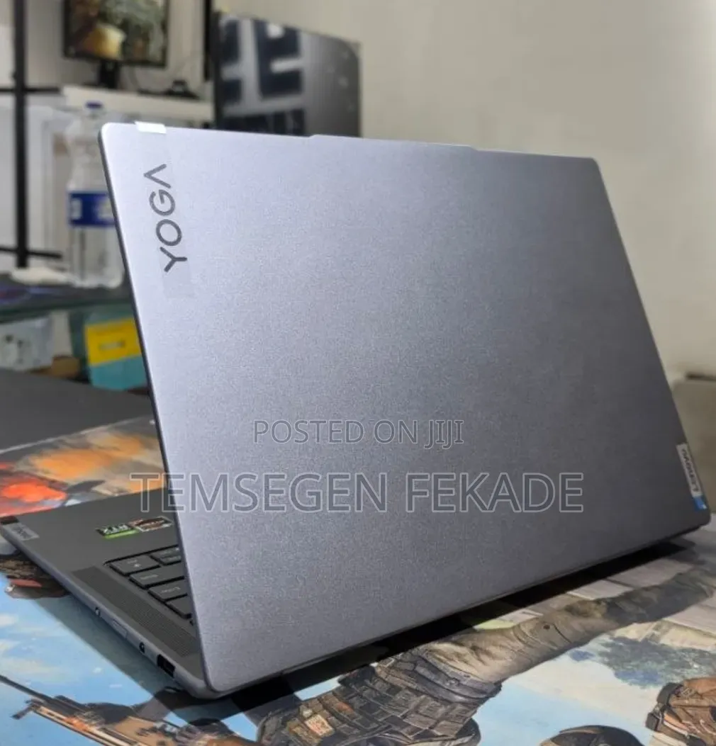 New Laptop Lenovo Yoga Slim 7 16GB AMD Ryzen 7 SSD 512GB