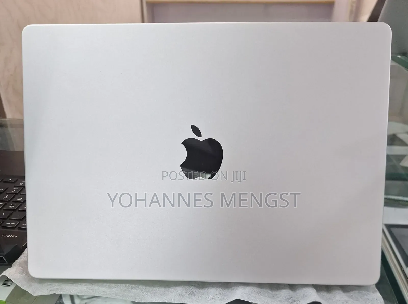 New Laptop Apple MacBook Pro 2024 M4 24GB Apple M4 SSD 512GB