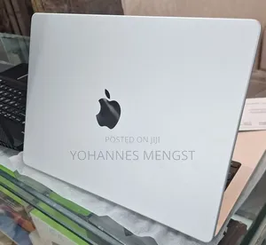 New Laptop Apple MacBook Pro 2024 M4 24GB Apple M4 SSD 512GB