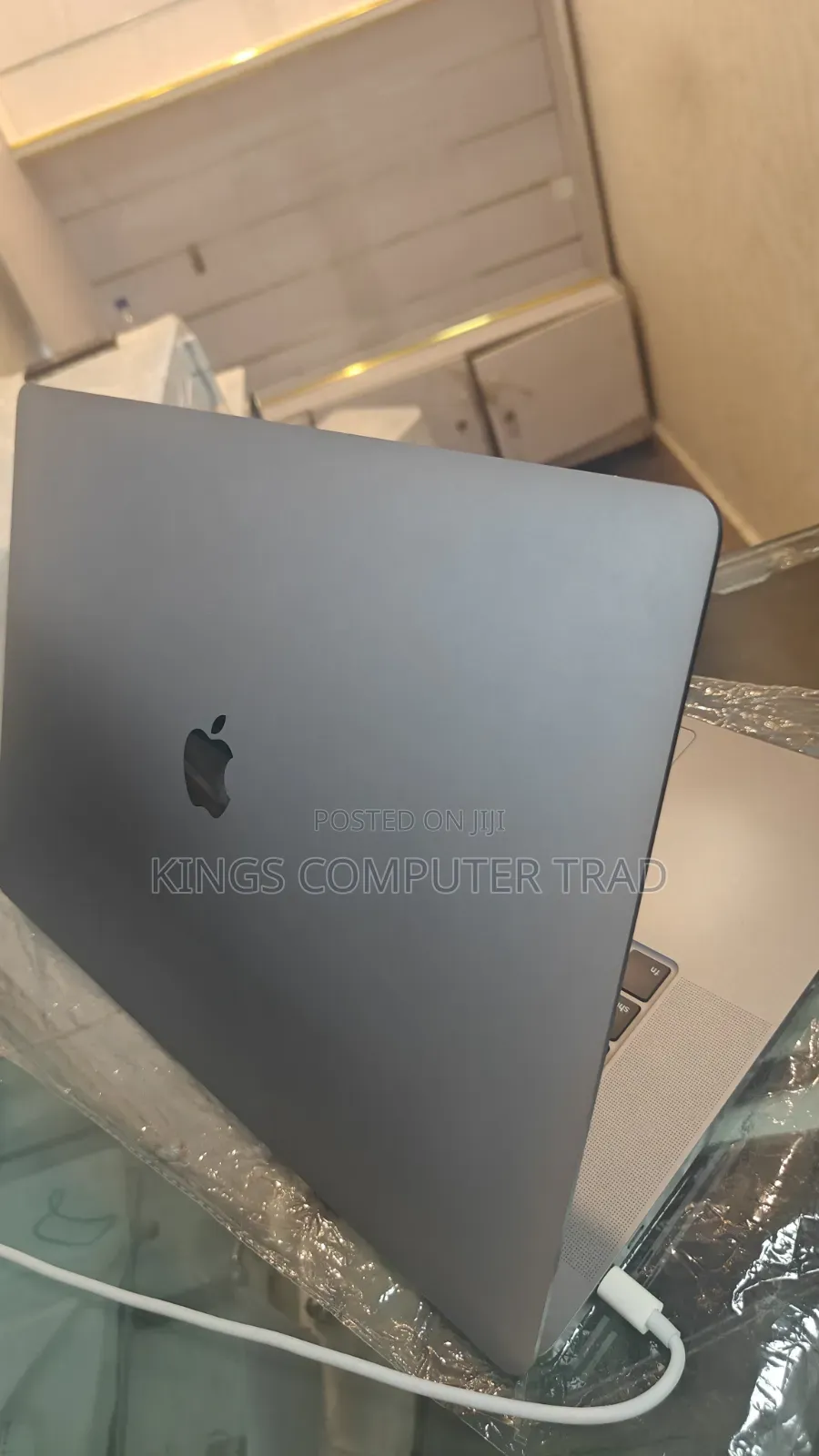 New Laptop Apple MacBook Pro 2019 64GB SSD 512GB