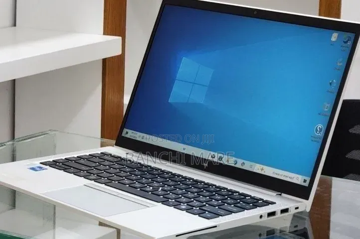 New Laptop HP EliteBook 840 G8 16GB Intel Core i5 SSD 512GB