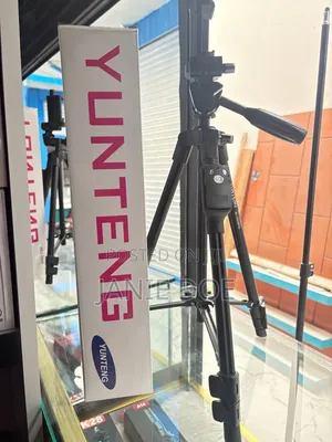 Tripod ( Yunteng )