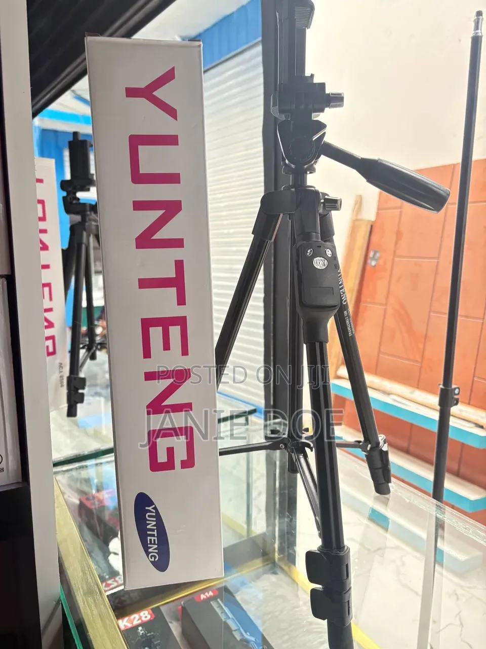 Tripod ( Yunteng )