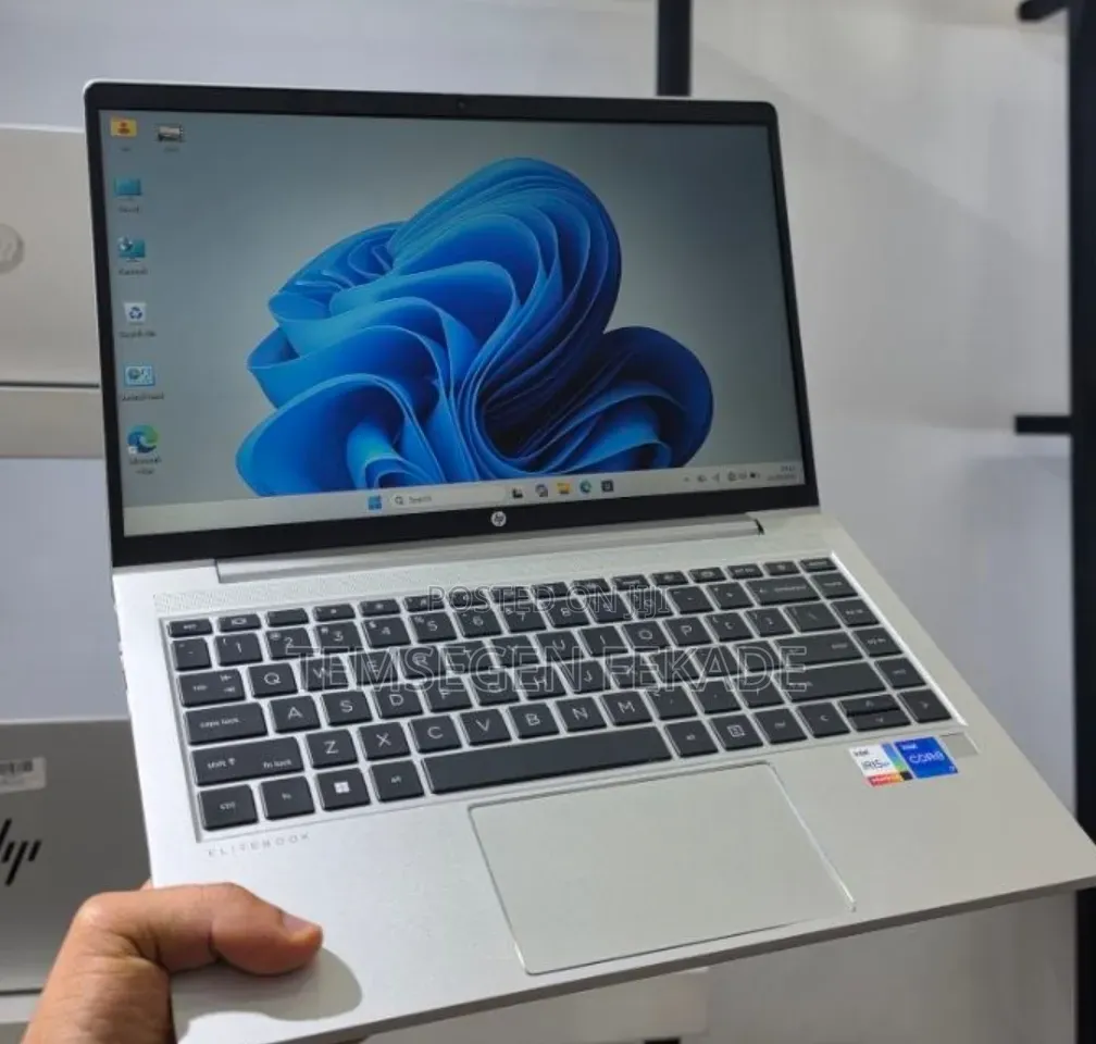 New Laptop HP EliteBook 640 G10 16GB Intel Core i7 SSD 1T