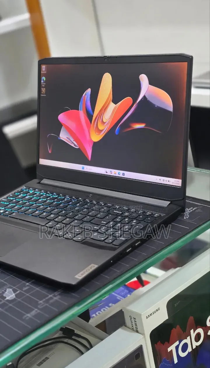 New Laptop Lenovo Ideapad 3 8GB Intel Core i5 SSD 512GB