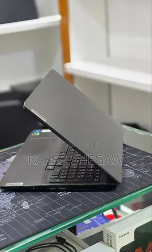 New Laptop Lenovo Ideapad 3 8GB Intel Core i5 SSD 512GB