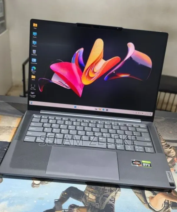 New Laptop Lenovo 16GB AMD Ryzen 7 SSD 512GB