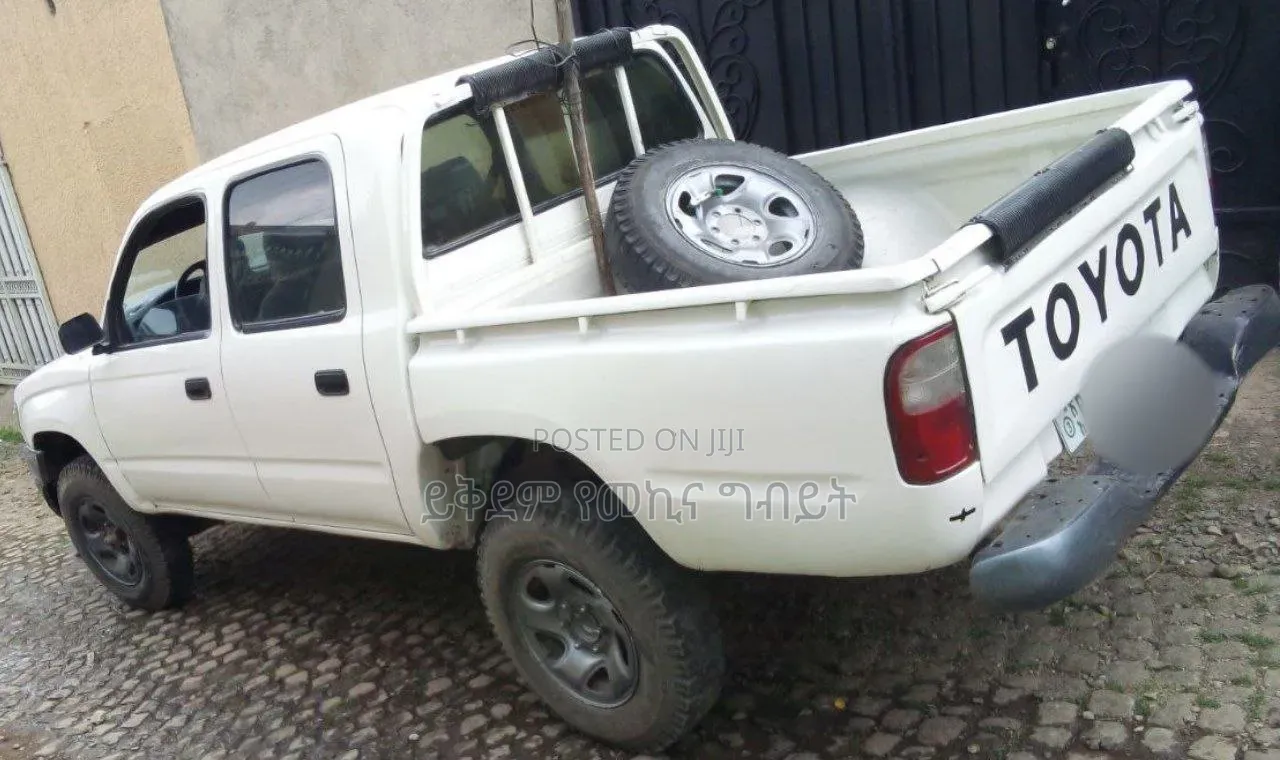 Toyota Hilux 2.5 Cab 2005 White