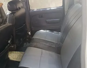 Toyota Hilux 2.5 Cab 2005 White