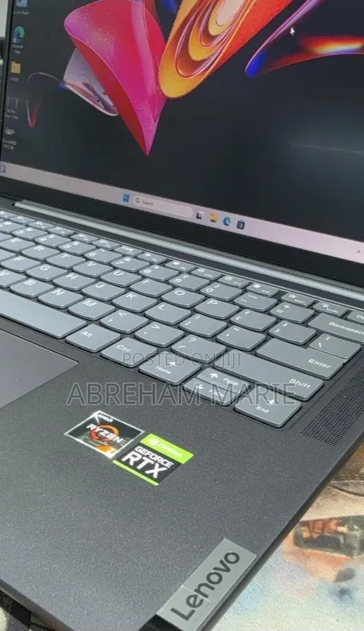 New Laptop Lenovo Yoga 700 16GB AMD Ryzen 7 SSD 512GB